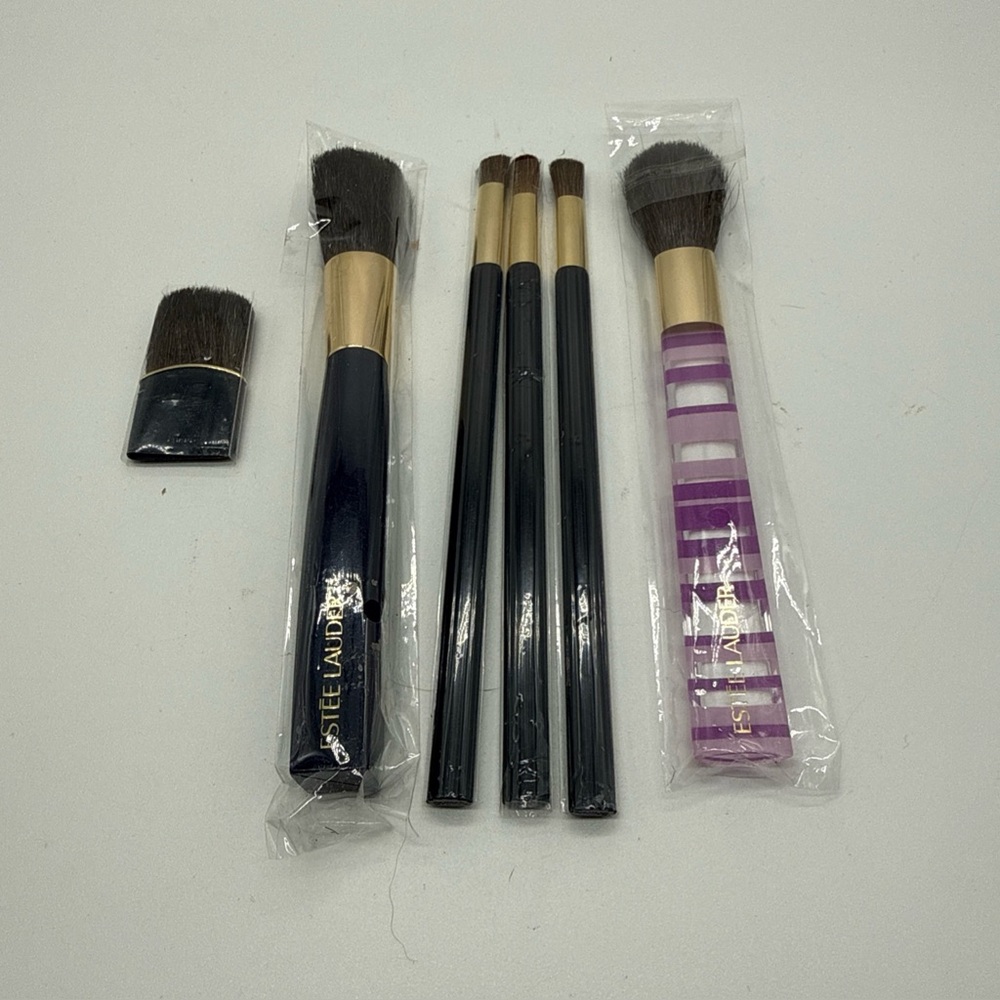 Lot Of 6 Estee Lauder Makeup Brushes Face Cheeks, Eyes, Powder Blue & Purple